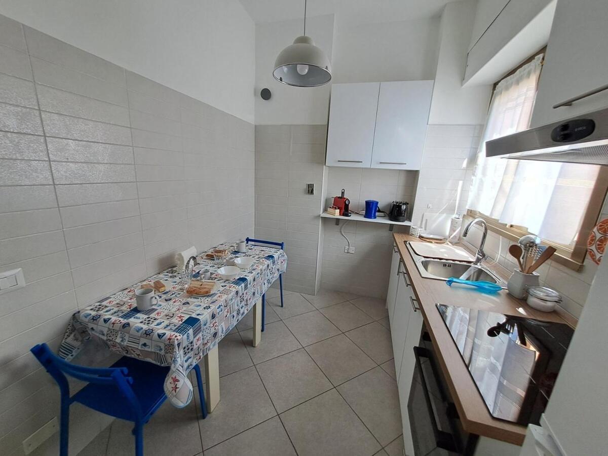 Appartamento Torre Spaccata For 6 With Parking Roma