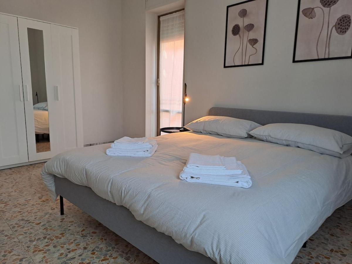 Appartamento Torre Spaccata For 6 With Parking Roma